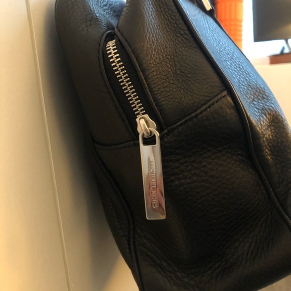 Michael Kors Collection Small Weekender - Picture 4 of 7